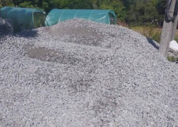 У Лісовичах відремонтували вулицю Гребенка матеріалом місцевої жительки