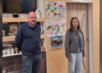 Підопічні терцентру в Тетієві та Денихівці зв'язали шкарпетки для ЗСУ